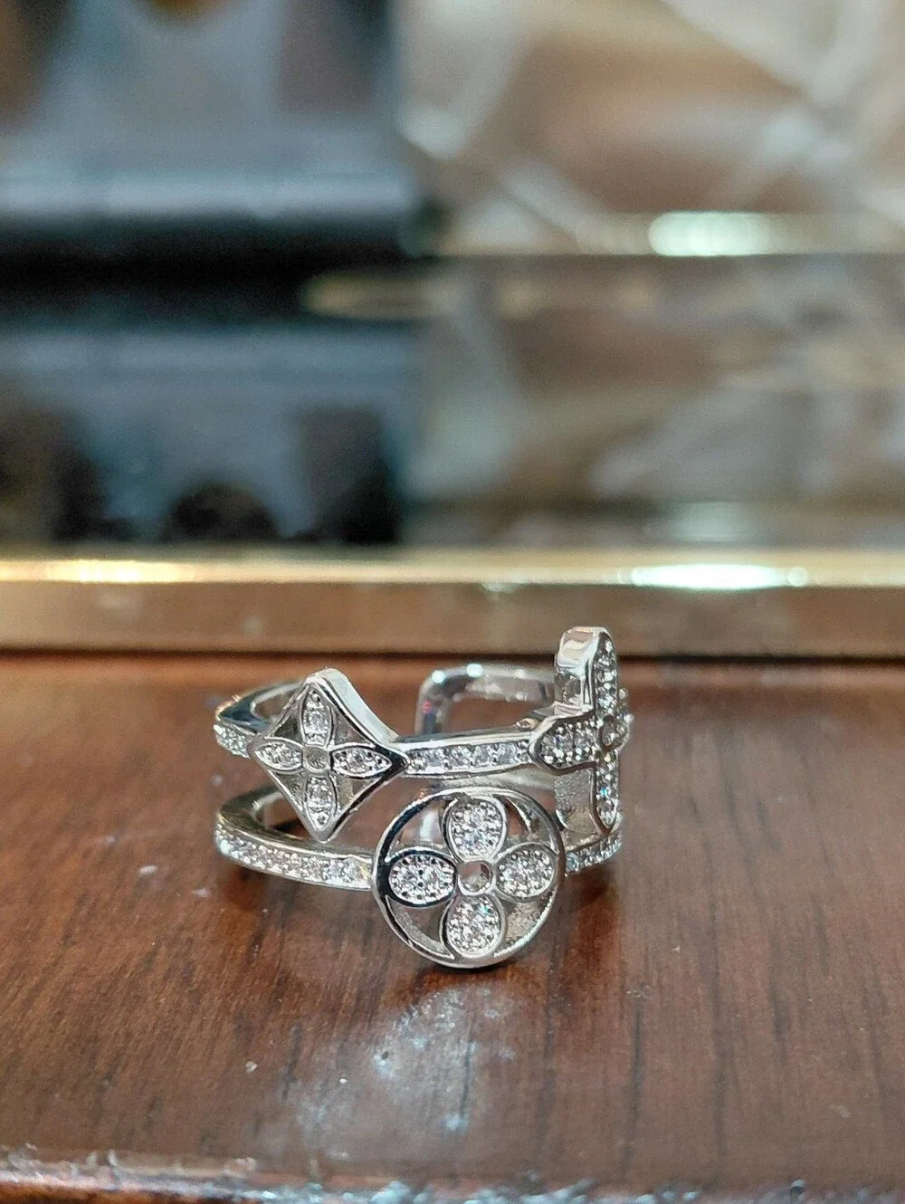 Luxury Designer FRENCH LV Fleur And Cross Silverplated Ring